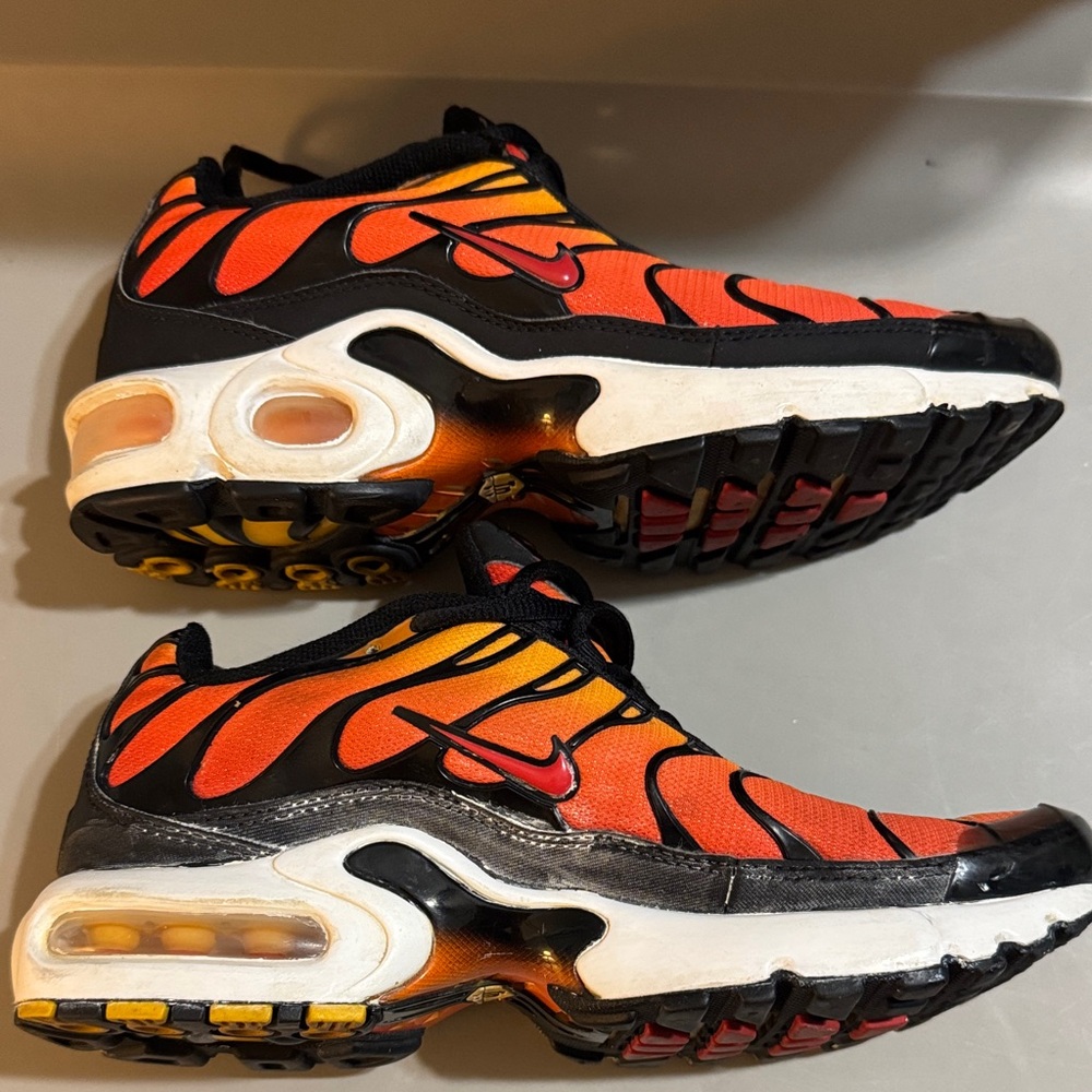Nike Air Max Plus TN Flame Design Sneakers
